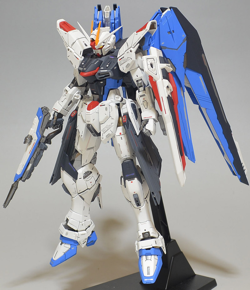 MGフリーダムガンダムVer.2.0の塗装レシピと写真レビューです