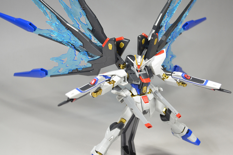 未組立 BANDAI HGCE 1/144 ストライクフリーダムガンダム 光の翼