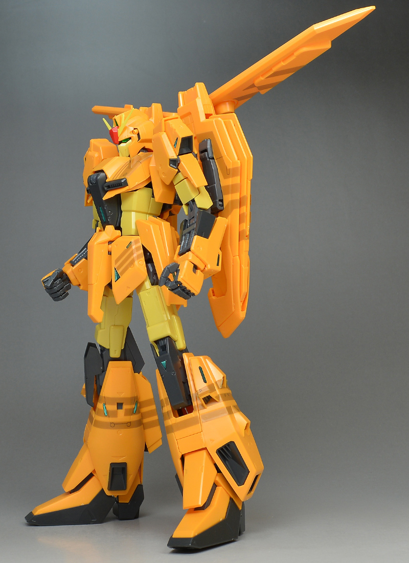 ゼータガンダム3号機B型 グレイ・ゼータ1／100スケール - プラモデル